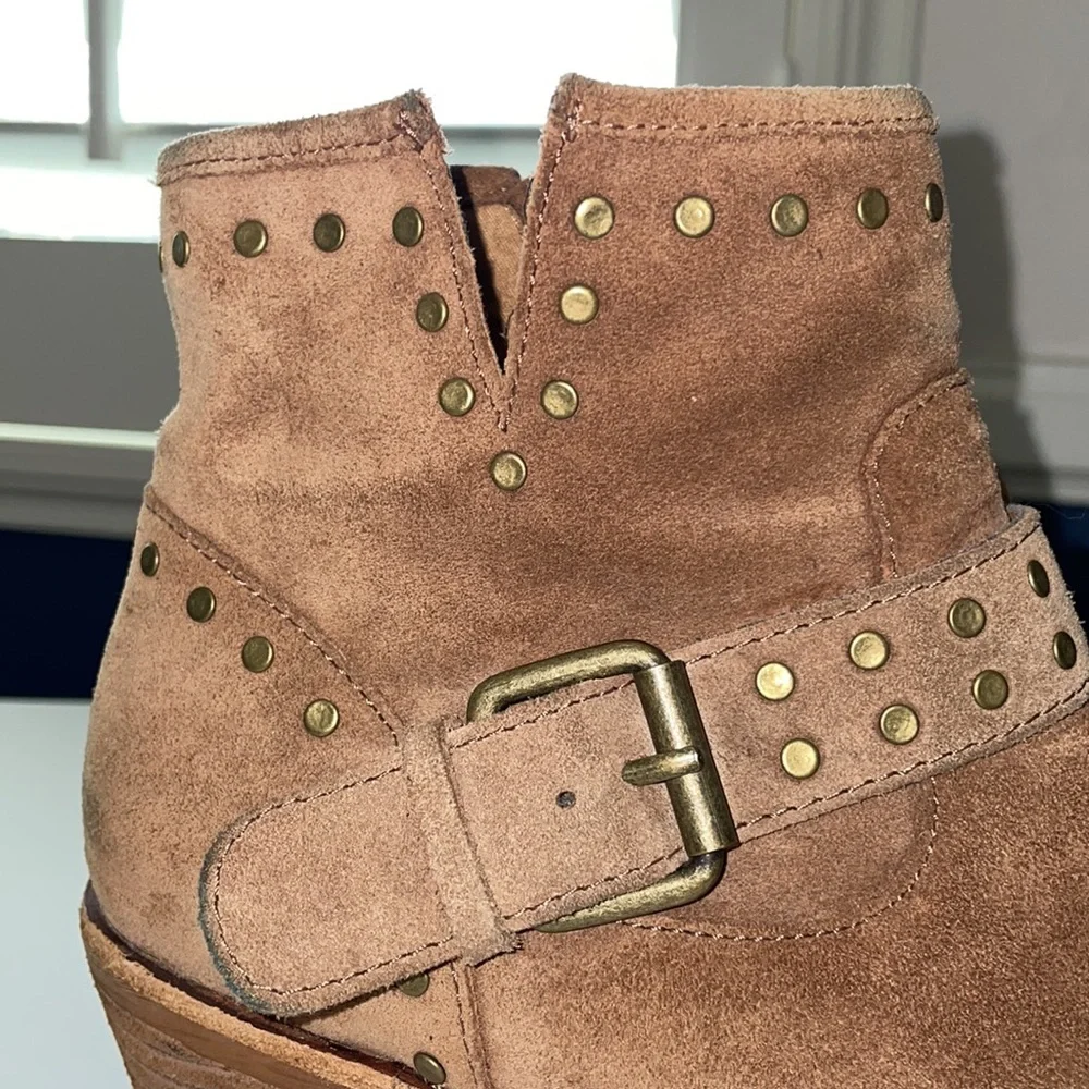 Sofft Cognac Suede Leather Ankle Booties Sz. 8 - Picture 2 of 10